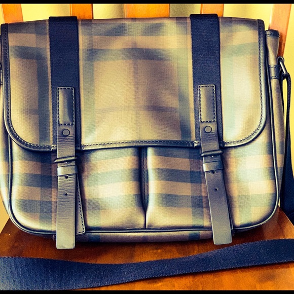 Burberry Tote Bag - Picture 1 of 8